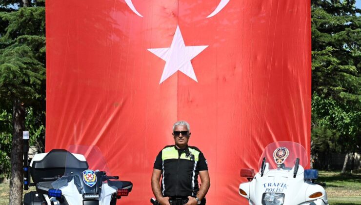 25 yıllık efsane trafik polisine yeni motosiklet