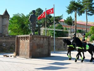 Atlı Polis Birliği Malazgirt Kutlamaları İçin Bitlis’te