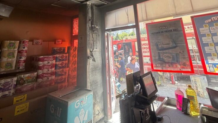 Bafra’da markette yangın: Maddi hasar