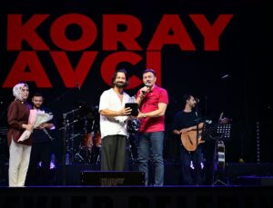 Bahçelievler Yaz Festivali’nde Koray Avcı sahne aldı