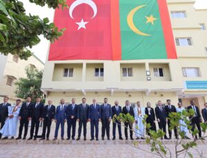 Bakan Işıkhan Moritanya’da Maarif Vakfı Okulunu Ziyaret Etti