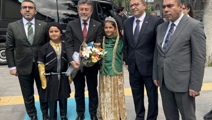 Bakan Yumaklı Kars’ta Temaslarda Bulundu