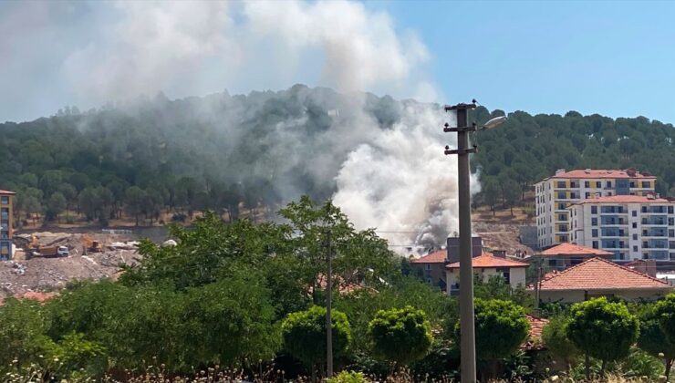 Balıkesir’de şantiyede çıkan yangında konteyner ve çadır kullanılamaz hale geldi
