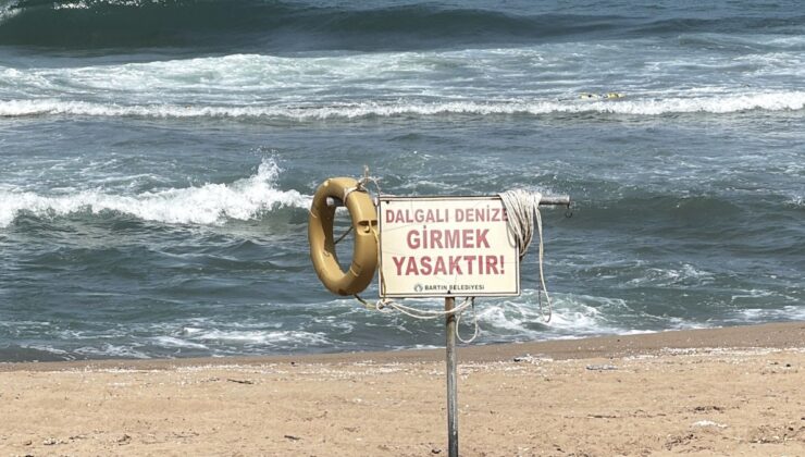 Bartın’da Rüzgar Nedeniyle Sahillerde Denize Girmek Yasaklandı