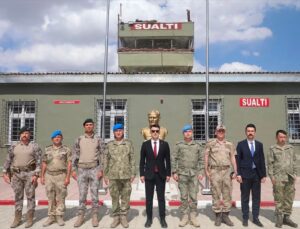 Başkale’de sel bölgesi ve hudut karakolları ziyareti