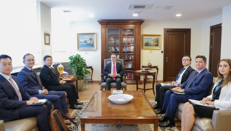 Bozay, Çinli yetkilileri kabul etti