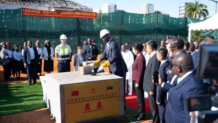 Çin destekli Ulusal Cerrahi Merkezi’nin temeli Maputo’da atıldı