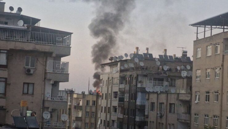 Diyarbakır’da Çatı Katında Yangın