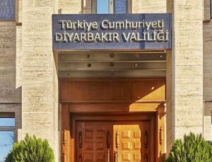 Diyarbakır’da PKK posterlerine gözaltı: 4 kişi yakalandı