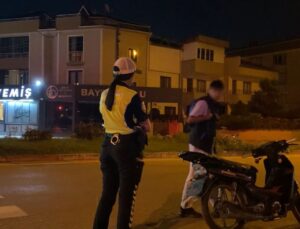 Ehliyetsiz sürücüye 92 bin TL ceza: ‘Kolay gelsin’ deyip yaya kaldı