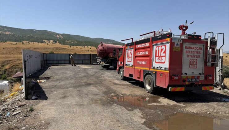 Elazığ’da semi treyler yangını söndürüldü