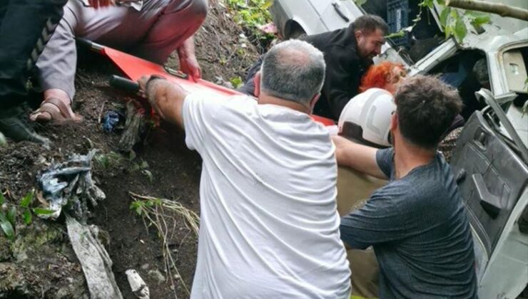 Erzin’de Otomobil Uçuruma Yuvarlandı: 2 Yaralı