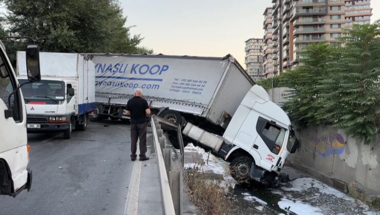 Esenler’de Kumaş Yüklü TIR Dere Yatağına Düştü