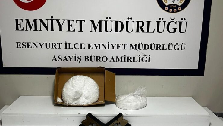 Esenyurt’ta Uyuşturucu Operasyonu: 5 Kilo Metamfetamin ve 2 Tabanca Ele Geçirildi