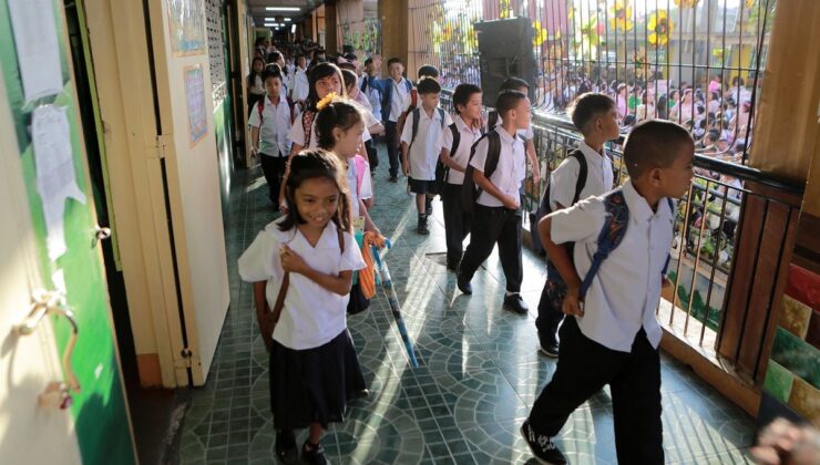 Filipinler’den çocuklara sosyal medya yasağı