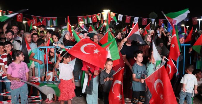 Filistin Konvoyu Şanlıurfa’da Miting Düzenledi
