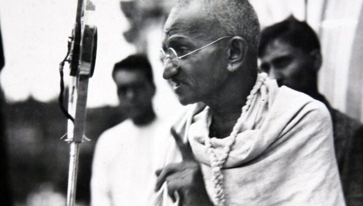 Gandhi’nin el yazısı notları 1,7 milyon dolara satıldı