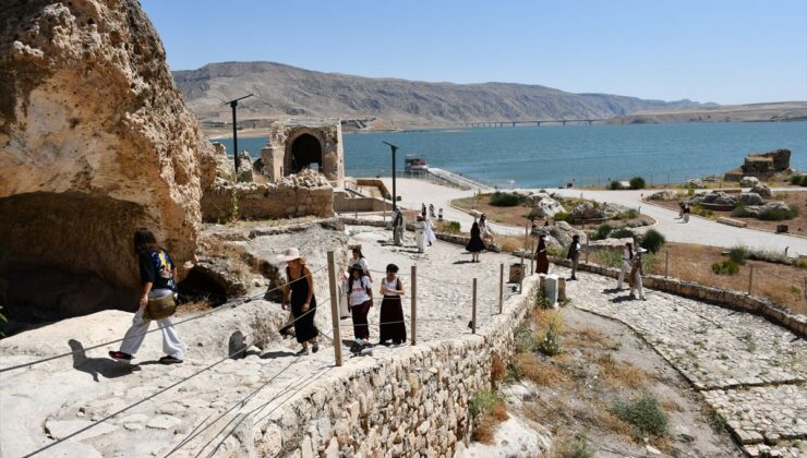 Gençler Hasankeyf’te Tarih ve Doğayla Buluştu