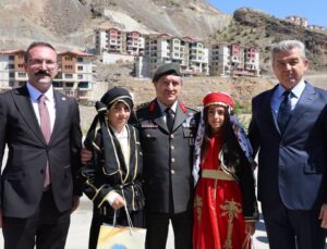 Genelkurmay Başkanı Bayraktaroğlu, memleketi Artvin’de