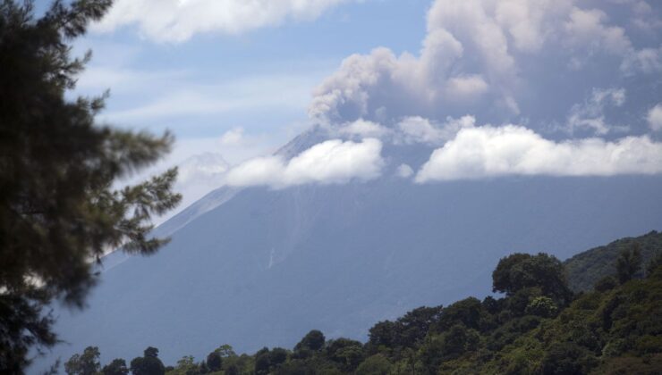 Guatemala’da Fuego Yanardağı nedeniyle turuncu alarm