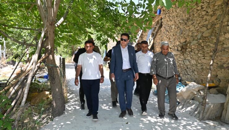 Hizan Kaymakamı köy ziyaretlerinde