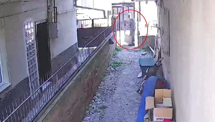 Hurdacı Apartman Kapısını Çaldı, Kamera Yakalattı