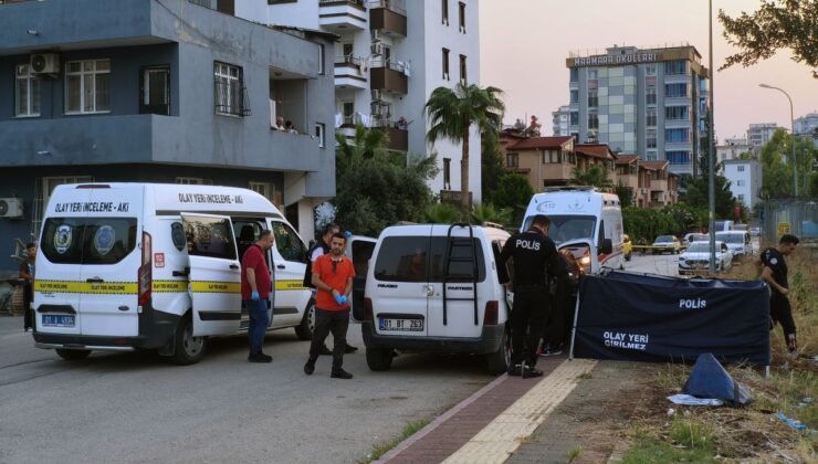 Husumetlisi ile eşini iş yerinde, müdahale eden oğlunu da araçta silahla vurdu: Baba ve oğlu öldü, anne yaralı