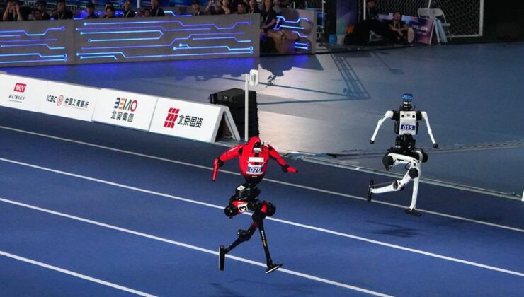 İnsansı robot, 100 metrede dünya rekorunu geride bıraktı