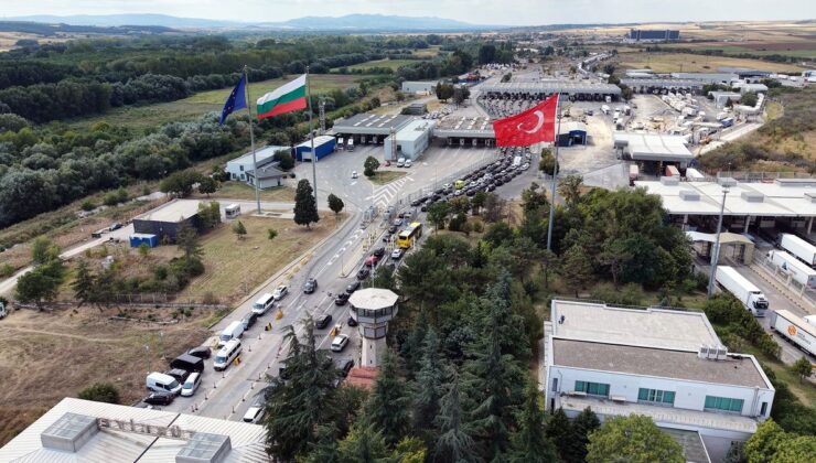 Kapıkule’de Son 3 Yılın Araç Çıkış Rekoru Kırıldı