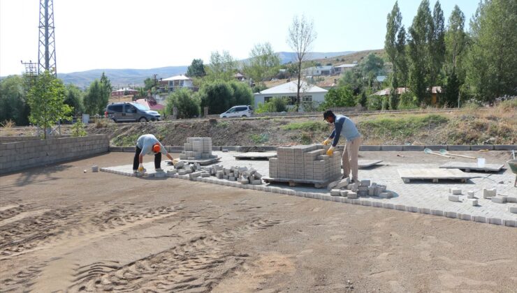 Karlıova’da Kilitli Parke Çalışmaları Başladı