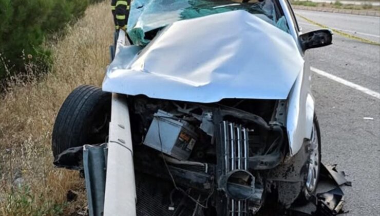 Kırıkkale’de Otobüse Çarpan Otomobil Sürücüsü Hayatını Kaybetti