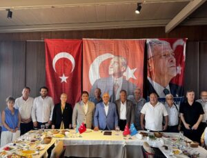 Kocamaz, Mersin’de gazetecilerle buluştu