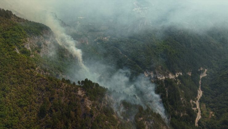 Konjic’te Orman Yangınlarına Askeri Helikopter Müdahalesi