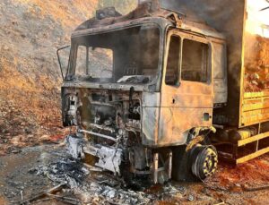Kula’da TIR Yangını: Araç Kullanılamaz Hale Geldi