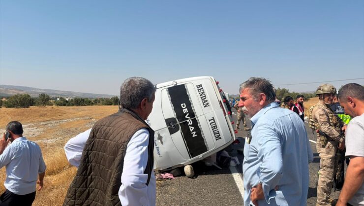 Lice’de Minibüs Kazası: 2 Ölü, 12 Yaralı