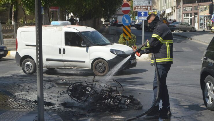 Lüleburgaz’da seyir halindeki motosiklette çıkan yangın söndürüldü