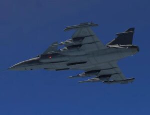 Macaristan’da savaş uçağı düştü