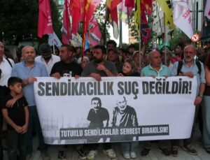 Maden İşçileri Sendikası liderlerinin tutuklanmasına Kadıköy’de protesto