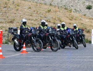 Malazgirt Zaferi’nde Motosikletli Gösteri Göz Kamaştırdı