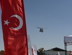 Malazgirt’te Jandarma Helikopter Gösterileri Büyüledi