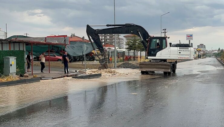 Niğde’de Sağanak Yaşamı Olumsuz Etkiledi