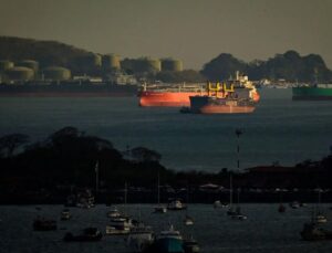 Panama bayraklı gemi Hindistan açıklarında battı