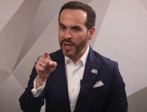 Petro’dan Espriella’nın yemin törenine 3 gün kala çarpıcı uyarı: Bombalı saldırı olacak