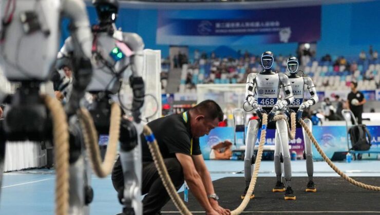 Robotların Halat Çekme Mücadelesi Beijing’de