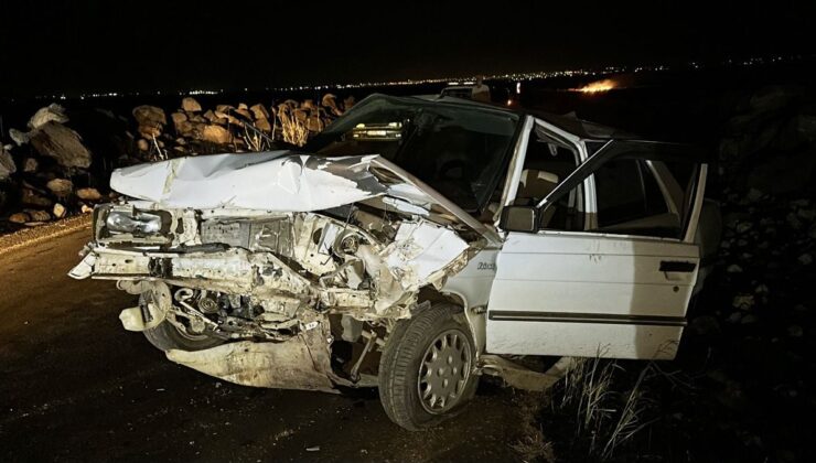 Şanlıurfa’da iki otomobilin çarpıştığı kazada 3 kişi yaralandı