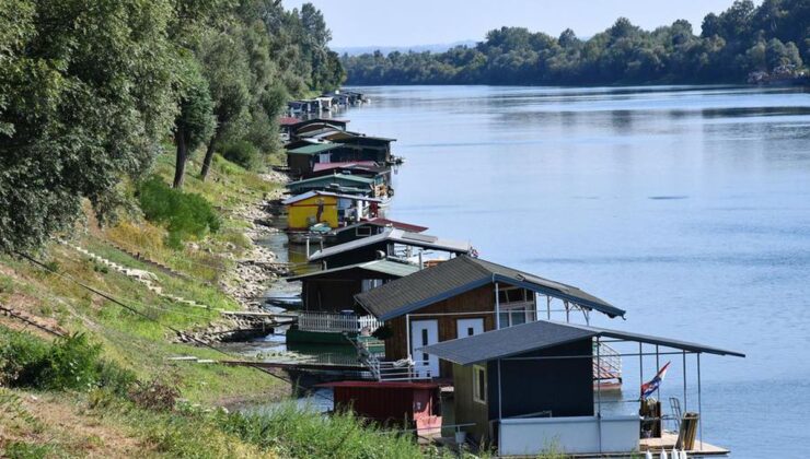 Sava Nehri Üzerinde Yüzen Evler: Hırvatistan’da Sıradışı Yaşam
