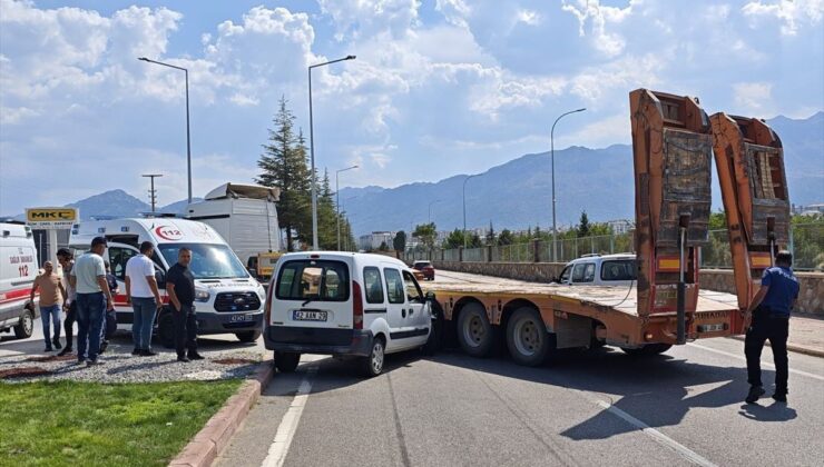 Seydişehir’de çekici ile hafif ticari araç çarpıştı: 5 yaralı