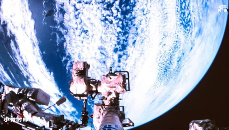 Shenzhou-23 mürettebatı ilk uzay yürüyüşünü tamamladı
