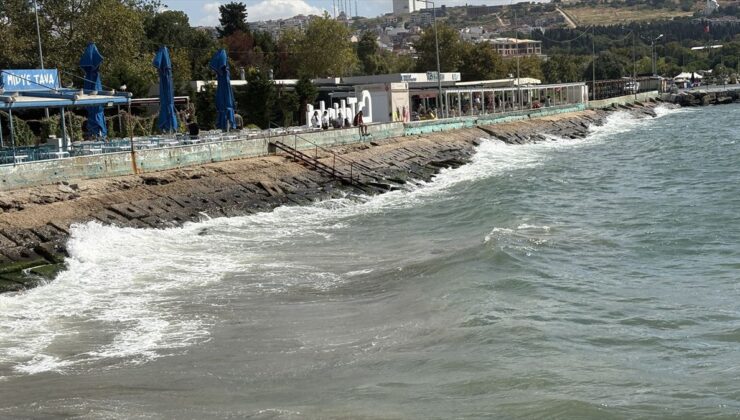 Tekirdağ’da poyraz iki gündür deniz ulaşımını olumsuz etkiliyor
