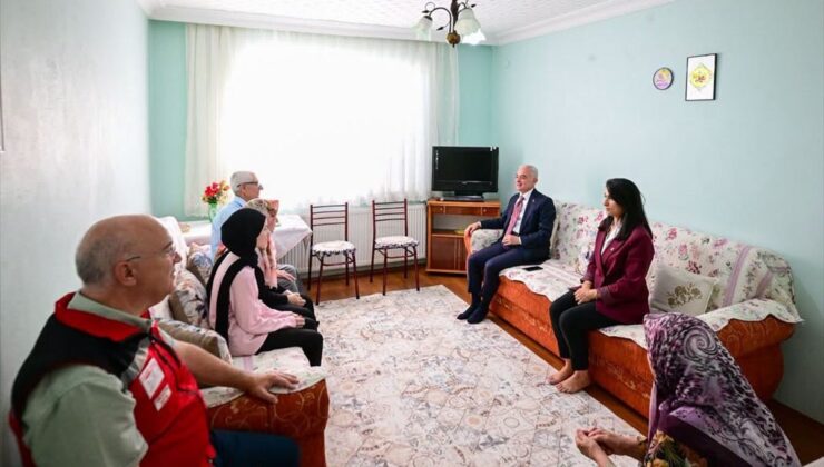 Vali Turan, Kıbrıs Gazisi Ali Dilbaz’ı evinde ziyaret etti